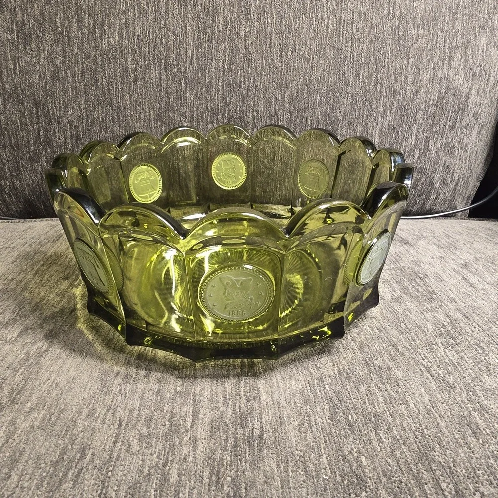 Fostoria Coin Glass Olive Green Scalloped Fruit Bowl Frosted Liberty Bell Eagle